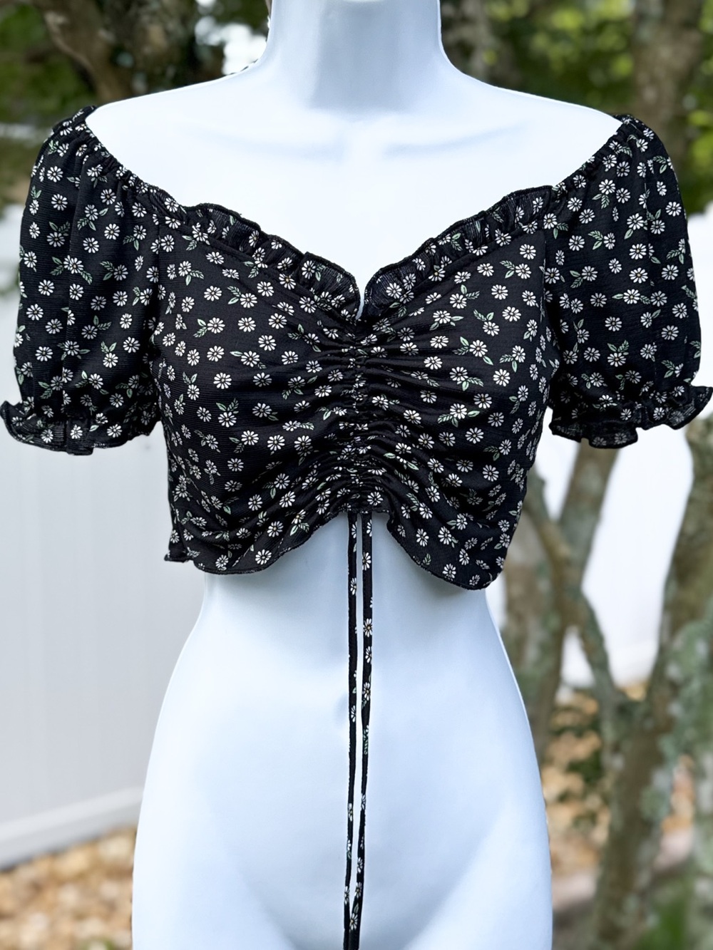 Liberty Love Black Daisy Ruched Milkmaid Crop Top Size Small